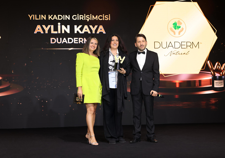 Duaderm Naturalin Kurucusu Aylin Kayaya  En yi Kadn Giriimci Ödülü